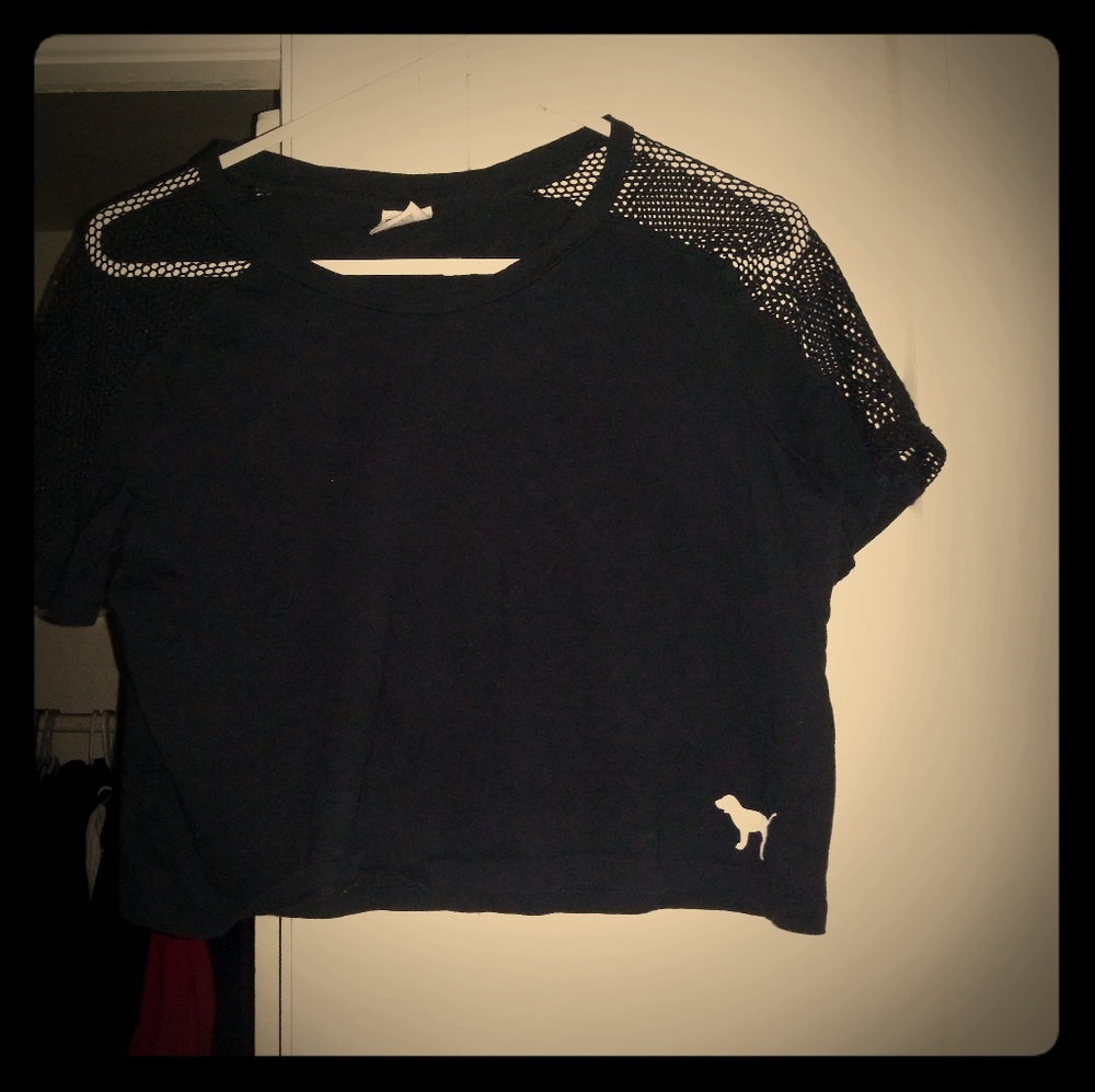 Large vs pink cropped shirt